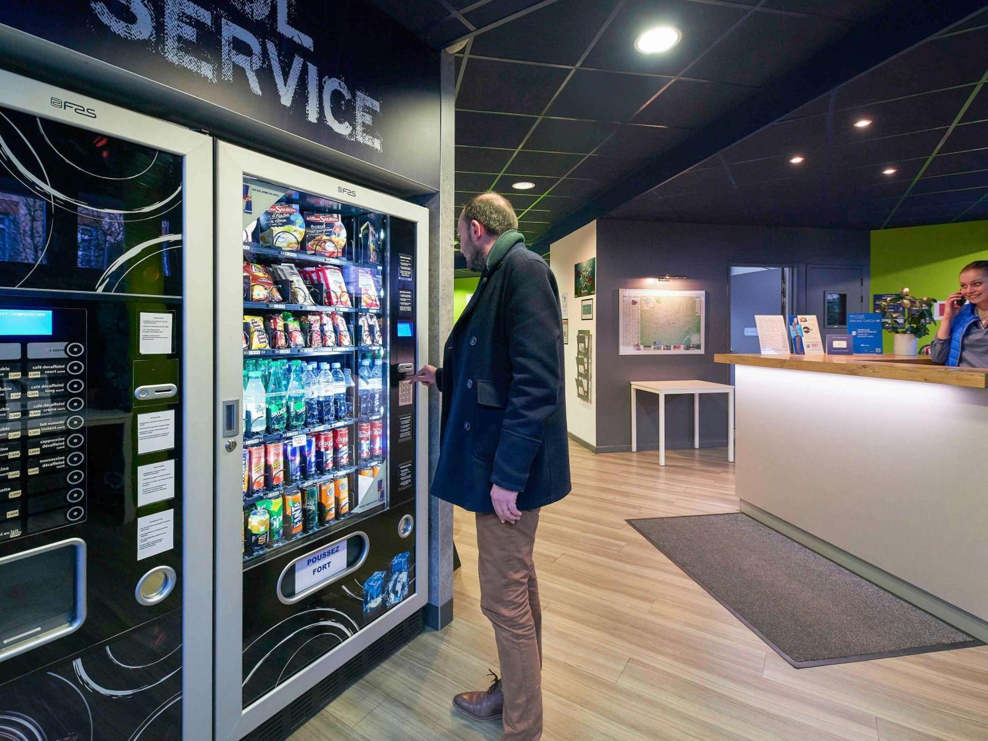 Ibis Budget Cholet Centre Exteriör bild